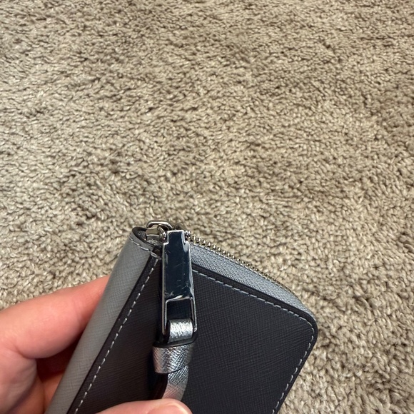 Marc Jacobs The Utility Snapshot Top Zip Multi Wallet - Picture 4 of 5